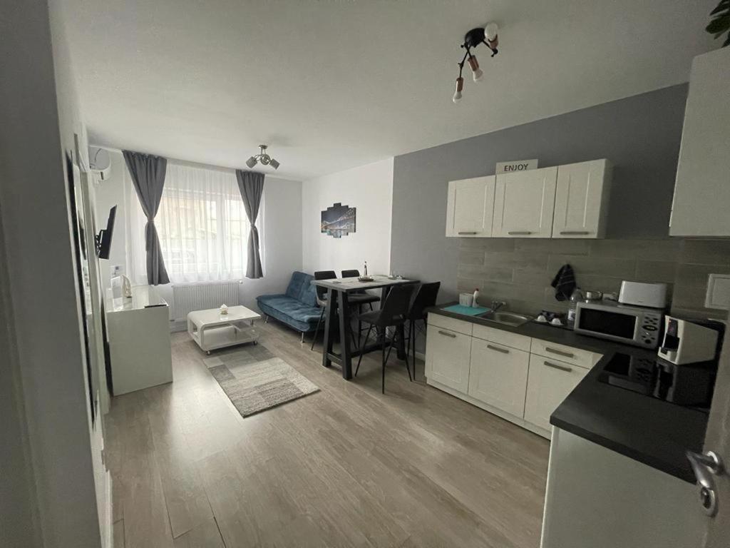 Phoenix Luxury Apartment ออราแด ภายนอก รูปภาพ
